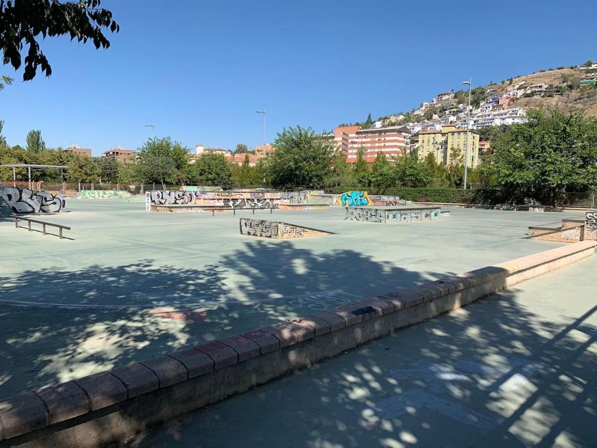 Apartamento En Granada Con Facil Aparcamiento En La Zona Zewnętrze zdjęcie
